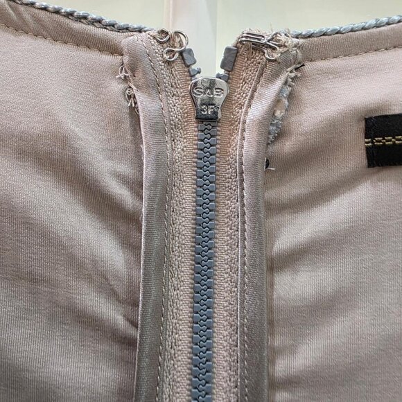 NWT Guess Sequined Cocktail Party Dress Silver/Gold Women's XS Lined, V-Neck! - Picture 5 of 16